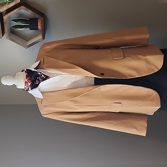 Banana Republic Jackets & Blazers - Banana Republic Camel Blazer - Size 14
